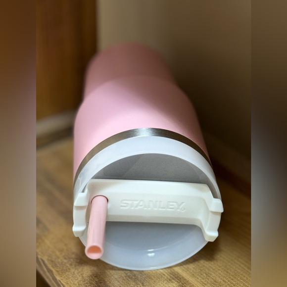 Starbucks + Stanley 2023 Taiwan Valentine's Day Pink 20 oz Straw Cup Tumbler - Picture 7 of 9